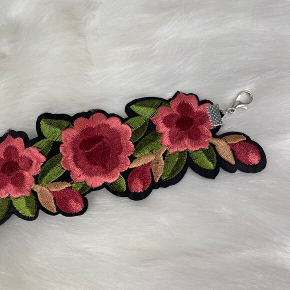 Embroidered Floral Patch Choker Necklace Pink Green Black Adjustable NWOT - Picture 4 of 16